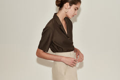 High-Waisted Linen Bermuda Shorts for Women with Tailored Fit and Knee-Length Silhouette