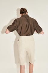 High-Waisted Linen Bermuda Shorts for Women with Tailored Fit and Knee-Length Silhouette