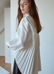 Crisp Cotton Poplin Shirt with Pleated Back and Statement Silhouette for Modern Elegance