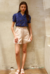 High-Waisted Linen Shorts With Tailored Seams And Minimalist Finish For Effortless Summer Style