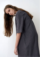 Relaxed Fit Linen Dress with Short Sleeves and Pleated Back Detail for Effortless Style