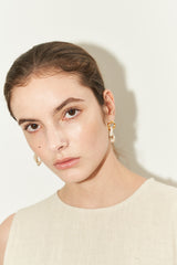 Sleeveless Linen Maxi Dress with Belted Waist and Side Slit – Minimalist Summer Resortwear