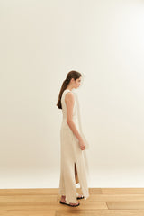 Sleeveless Linen Maxi Dress with Belted Waist and Side Slit – Minimalist Summer Resortwear