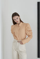 Structured Cotton Poplin Shirt With Ruched Long Sleeves and Tailored Silhouette for Everyday Elegance