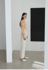 Structured Cotton Poplin Shirt With Ruched Long Sleeves and Tailored Silhouette for Everyday Elegance