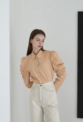 Structured Cotton Poplin Shirt With Ruched Long Sleeves and Tailored Silhouette for Everyday Elegance