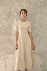 Elegant Midi Dress In Premium Linen With Tailored Seams And Structured Short Sleeves