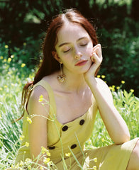 Sleeveless Double-Breasted Linen Dress with Pleated Skirt and Shoulder Straps