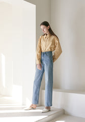 Premium Linen Long-Sleeve Shirt with Tailored Collar and Minimal Seaming for Effortless Style