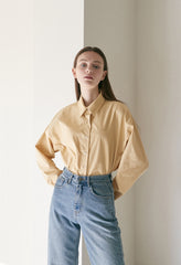 Premium Linen Long-Sleeve Shirt with Tailored Collar and Minimal Seaming for Effortless Style