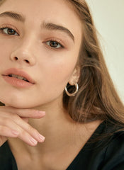 Pleated V-Neck Midi Linen Dress with Long Sleeves and Waist Tie for Timeless Elegance