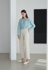Relaxed Fit Linen Blouse with Gathered Neckline and Lightweight Fabric for Effortless Styling