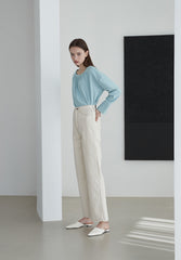 Relaxed Fit Linen Blouse with Gathered Neckline and Lightweight Fabric for Effortless Styling