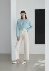 Relaxed Fit Linen Blouse with Gathered Neckline and Lightweight Fabric for Effortless Styling