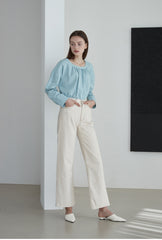 Relaxed Fit Linen Blouse with Gathered Neckline and Lightweight Fabric for Effortless Styling