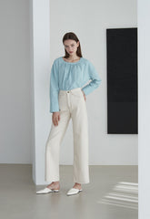 Relaxed Fit Linen Blouse with Gathered Neckline and Lightweight Fabric for Effortless Styling