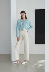 Relaxed Fit Linen Blouse with Gathered Neckline and Lightweight Fabric for Effortless Styling