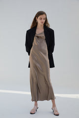 Tailored Linen Blazer with Structured Shoulders and Classic Notch Lapel for Effortless Chic