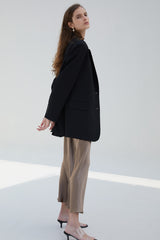 Tailored Linen Blazer with Structured Shoulders and Classic Notch Lapel for Effortless Chic