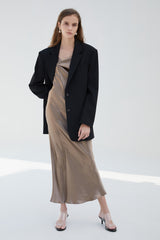 Tailored Linen Blazer with Structured Shoulders and Classic Notch Lapel for Effortless Chic
