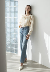 Relaxed Fit Long-Sleeve Blouse in Breathable Linen with Gathered Neckline and Soft Draping