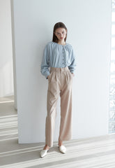 Pleated Linen Blouse with Front Button Detail and Relaxed Silhouette for Elegant Everyday Wear