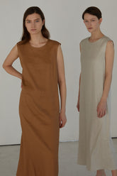 Sleeveless Linen Maxi Dress with Open Back Detail and Side Slit for Refined Simplicity