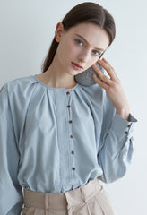 Pleated Linen Blouse with Front Button Detail and Relaxed Silhouette for Elegant Everyday Wear