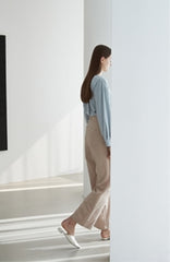 Pleated Linen Blouse with Front Button Detail and Relaxed Silhouette for Elegant Everyday Wear