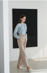 Pleated Linen Blouse with Front Button Detail and Relaxed Silhouette for Elegant Everyday Wear