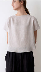 Boxy Short-Sleeve Linen Blouse With Boat Neckline And Relaxed Cropped Fit