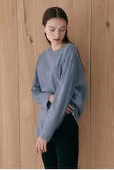 Oversized Long-Sleeve Linen Top with Minimalist Silhouette and Relaxed Comfort Fit