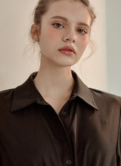 Refined Button-Down Midi Dress With Gathered Sleeves and Waist Detail in Soft Linen Fabric