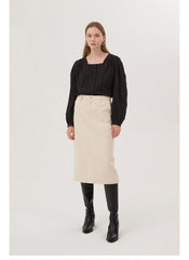 Square Neck Linen Blouse with Voluminous Sleeves and Front Button Closure for Elegant Style
