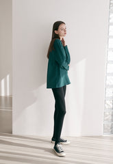Relaxed-Fit Long-Sleeve Linen Top with Drop Shoulder and Minimalist Crew Neck Design