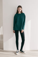 Relaxed-Fit Long-Sleeve Linen Top with Drop Shoulder and Minimalist Crew Neck Design