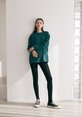 Relaxed-Fit Long-Sleeve Linen Top with Drop Shoulder and Minimalist Crew Neck Design