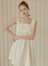 Sleeveless Linen Mini Dress with Square Neckline and Gathered Waist for Feminine Charm