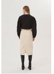 Square Neck Linen Blouse with Voluminous Sleeves and Front Button Closure for Elegant Style