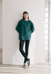 Relaxed-Fit Long-Sleeve Linen Top with Drop Shoulder and Minimalist Crew Neck Design
