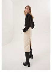 Square Neck Linen Blouse with Voluminous Sleeves and Front Button Closure for Elegant Style