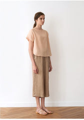 Short-Sleeve Linen Blouse With Boat Neckline And Relaxed Cropped Fit For Warm Weather