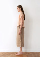 Short-Sleeve Linen Blouse With Boat Neckline And Relaxed Cropped Fit For Warm Weather