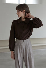 Linen Long-Sleeve Shirt with Tailored Collar and Gathered Cuffs for Elegant Everyday Styling