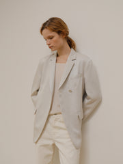 Tailored Linen Blazer Shirt With Structured Lapel And Pocket Detailing