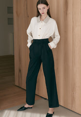 Minimalist Long-Sleeve Linen Shirt with Contrast Collar and Button Front for Elegant Styling