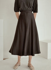 Relaxed-Fit Linen Blouse with V-Neckline and Elbow-Length Sleeves in Breathable Fabric