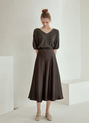 Relaxed-Fit Linen Blouse with V-Neckline and Elbow-Length Sleeves in Breathable Fabric