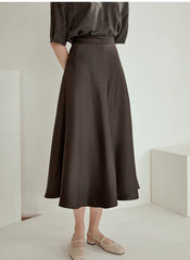 Relaxed-Fit Linen Blouse with V-Neckline and Elbow-Length Sleeves in Breathable Fabric