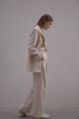 Tailored Women's Linen Blazer with Notch Lapel and Flap Pockets – Breathable Natural Fabric